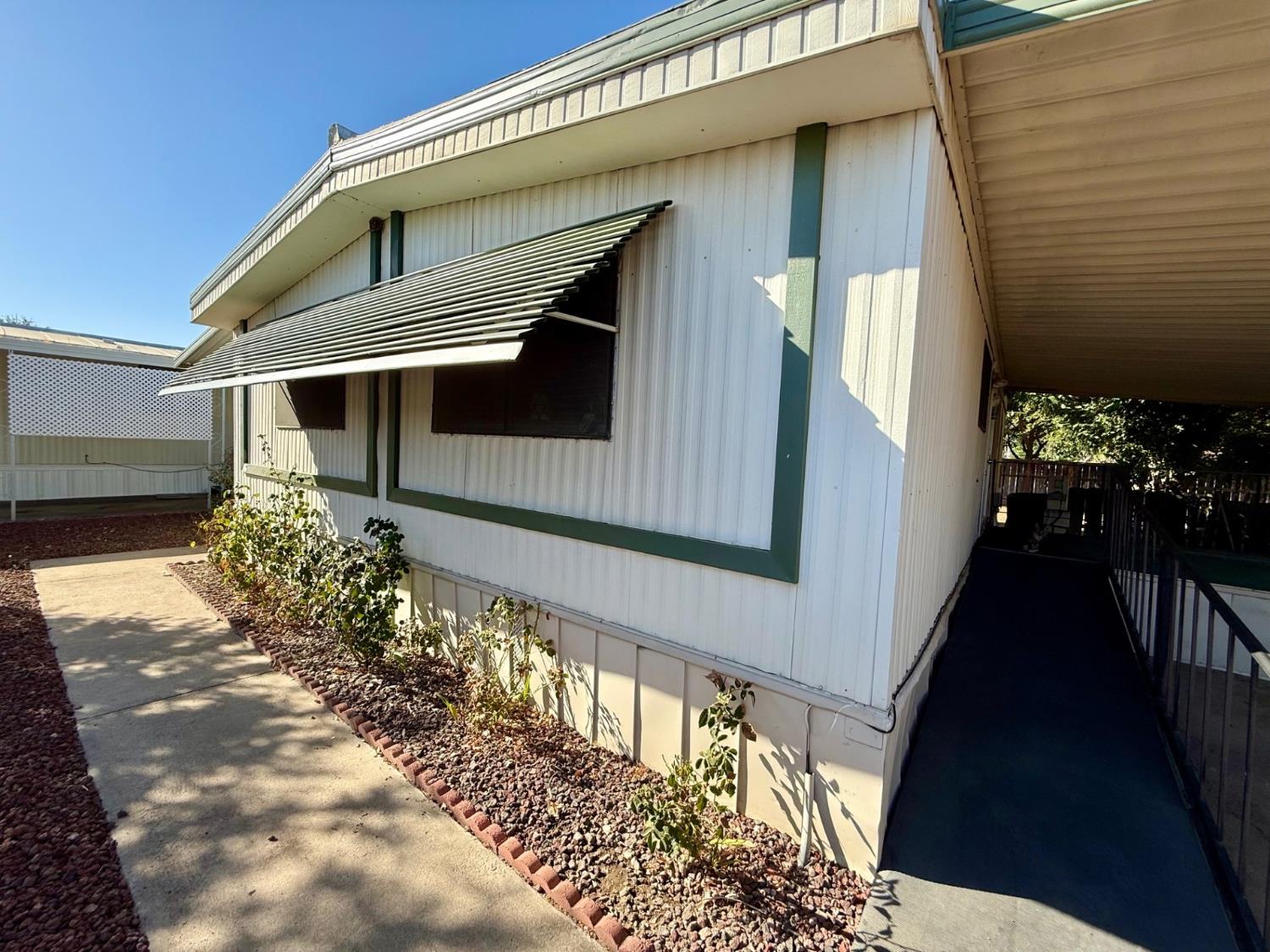 1218 E Cleveland Ave #114, Madera, CA 93638