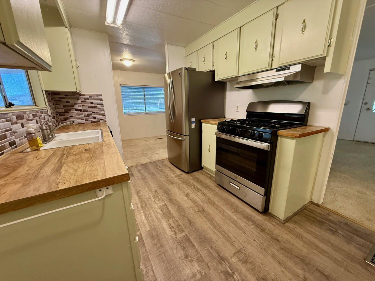 1218 E Cleveland Ave #114, Madera, CA 93638