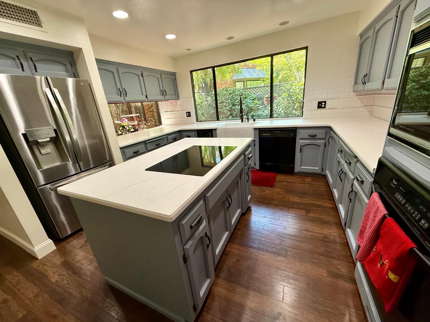 2555 W Bluff Ave #142, Fresno, CA 93711