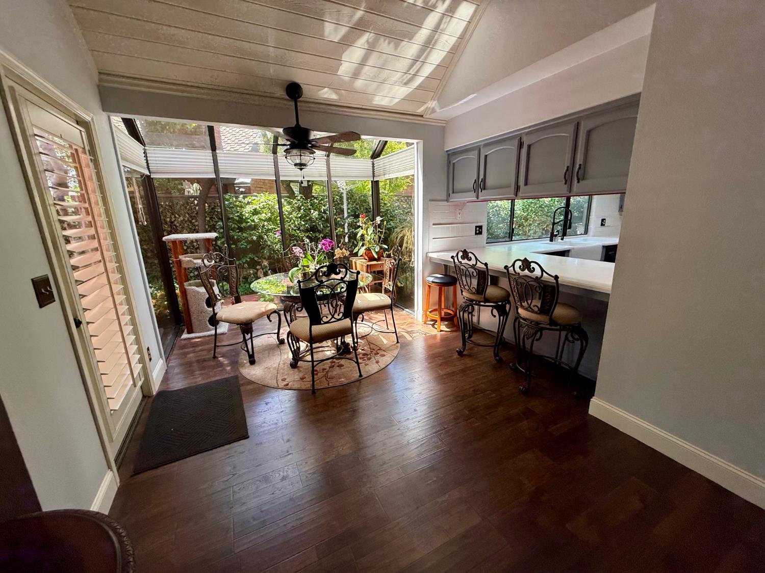 2555 W Bluff Ave #142, Fresno, CA 93711
