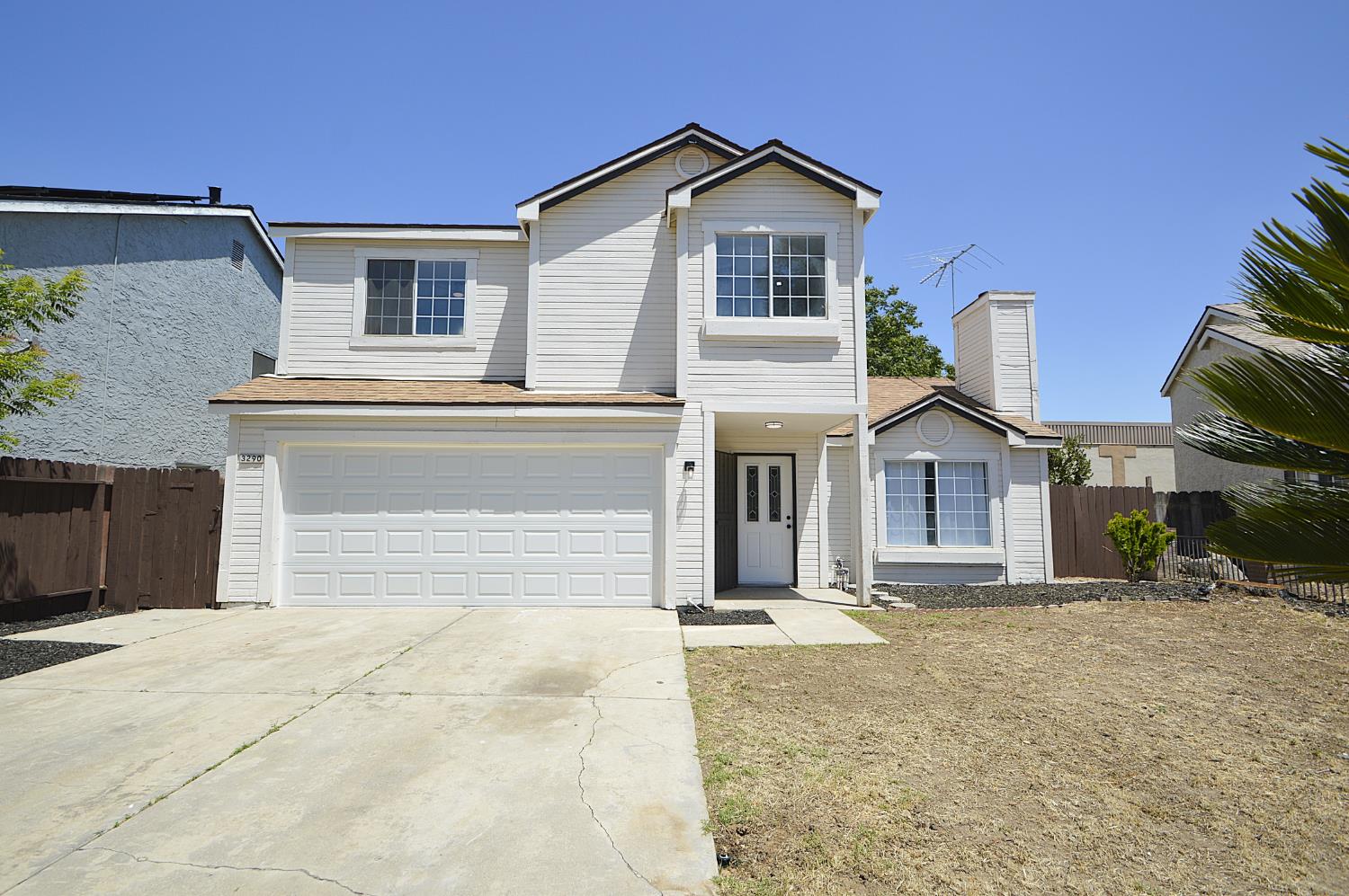 3290 N Rafael